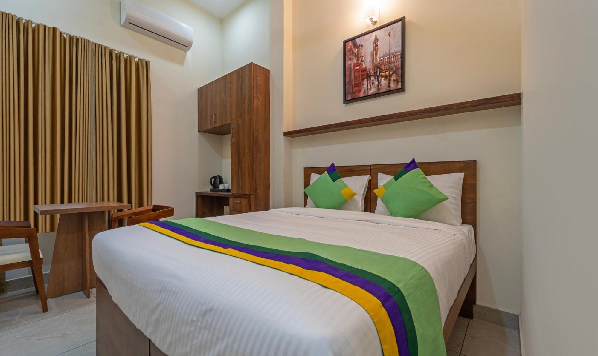 Itsy Hotels Avani Stays, Vyttila, Kochi ภายนอก รูปภาพ