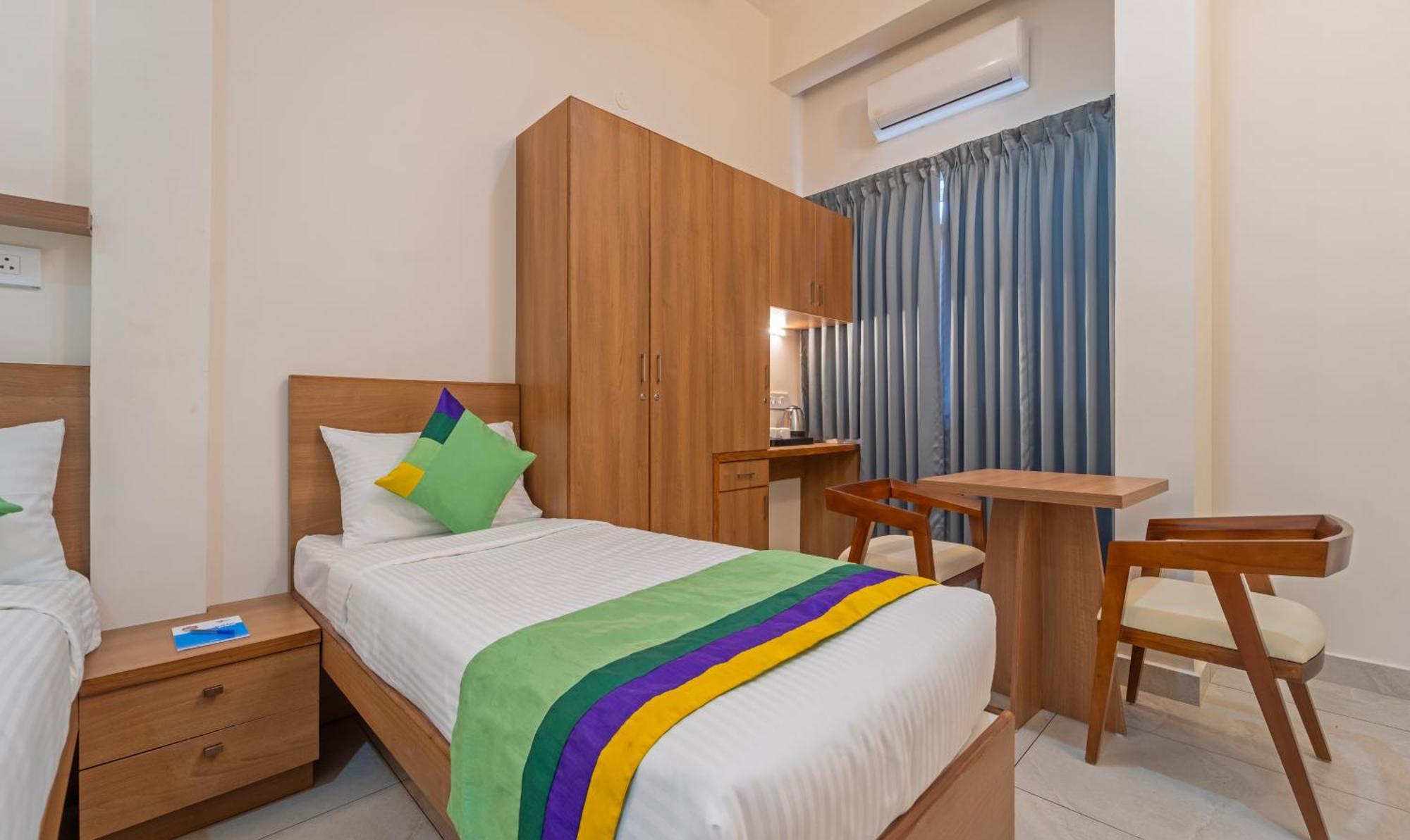 Itsy Hotels Avani Stays, Vyttila, Kochi ภายนอก รูปภาพ